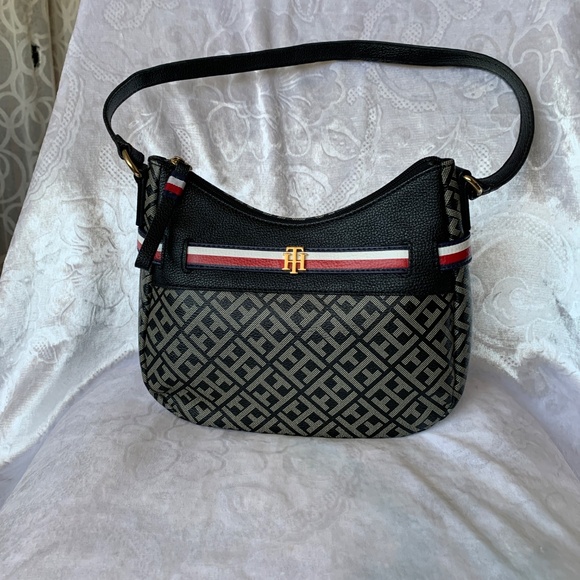 Tommy Hilfiger Medium Hobo Shoulder Bag – Stylish & Versatile in Stunning Color - Picture 2 of 12